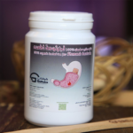 شاي السوبر لجرثومة المعدة – الحل الطبيعي لدعم صحة الجهاز الهضمي إذا كنت تعاني من جرثومة المعدة أو ما يُعرف بـ Helicobacter pylori، فأنت تعرف جيدًا مدى الإزعاج الذي تسببه من حموضة، انتفاخ، وآلام مستمرة. وهنا يأتي شاي السوبر كخيار طبيعي وآمن يساعد في تخفيف الأعراض ودعم صحة المعدة والجهاز الهضمي. ما هو شاي السوبر لجرثومة المعدة؟ شاي السوبر هو مزيج عشبي طبيعي 100%، يحتوي على مجموعة من الأعشاب الطبية المعروفة بخصائصها المضادة للبكتيريا والالتهابات، مثل: الزنجبيل: يهدئ المعدة ويخفف التهيج. النعناع: يقلل الانتفاخ ويساعد على الهضم. البابونج: مضاد للالتهابات ويهدئ المعدة. الشمر: يحارب الغازات ويدعم صحة الجهاز الهضمي. فوائد شاي السوبر لجرثومة المعدة المساهمة في تخفيف أعراض جرثومة المعدة مثل الحموضة والحرقة. دعم عملية الهضم وتقليل الانتفاخ. المساعدة في تقليل نمو البكتيريا الضارة داخل المعدة. تهدئة التهابات بطانة المعدة. طريقة استخدام شاي السوبر ضع كيس شاي السوبر في كوب ماء ساخن. اتركه لمدة 5-7 دقائق حتى تتجانس المكونات. يُشرب مرتين يوميًا بعد الأكل للحصول على أفضل نتيجة. لماذا تختار شاي السوبر؟ مكونات طبيعية وآمنة. مناسب للاستخدام اليومي. يساعد على تحسين صحة المعدة دون آثار جانبية خطيرة. ???? نصيحة مهمة: شاي السوبر مكمل غذائي طبيعي، ولا يُغني عن استشارة الطبيب أو العلاج الطبي الموصوف.